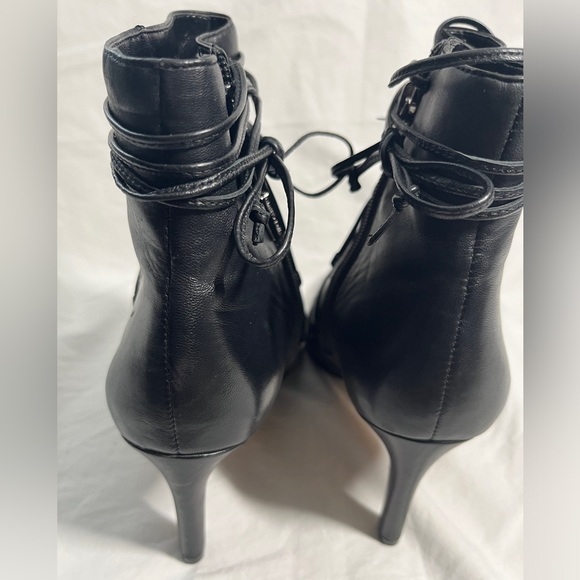 Vince Camuto Black Napa Leather Chenai Laced Ankle Booties Size 8.5M - Picture 5 of 7